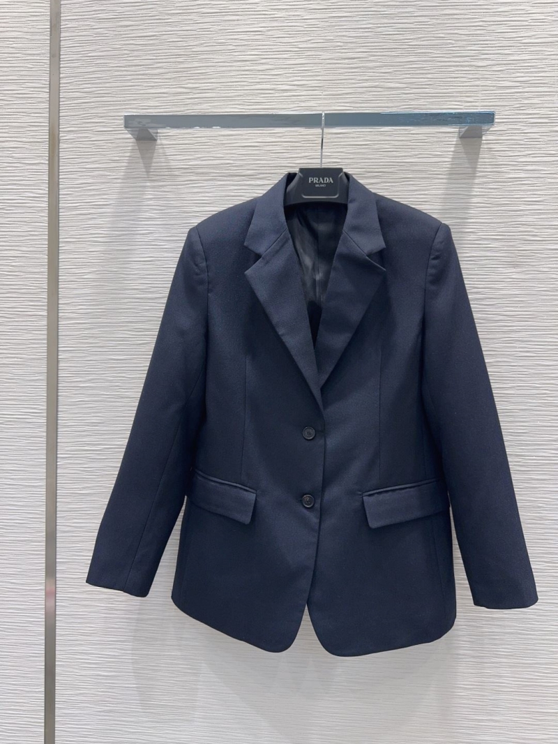 Pra*a outwear
